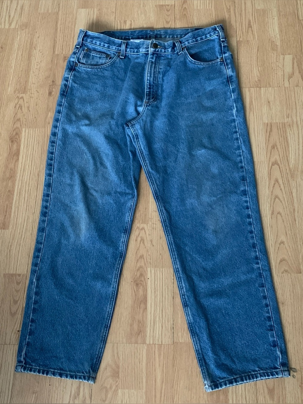 Carhartt B17 Men's Relaxed Fit Medium Wash Blue Jeans 38x30 Carpenter Workwear